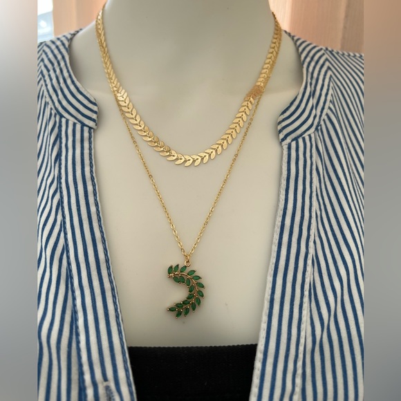 Elegant Cubic Zirconia Leaf Pendant Necklace Set - Classic Leaf Necklace - Picture 17 of 17